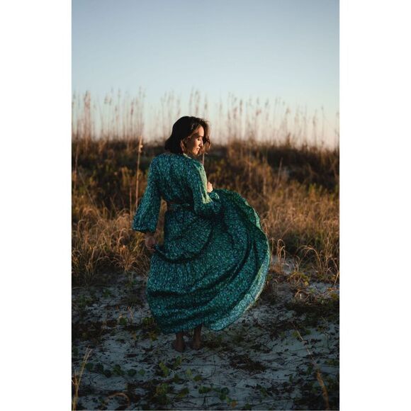 Kivari Acacia Long Sleeve Maxi Dress- Blue Ditzy Spring summer Dress size 4 NWT - Picture 2 of 8